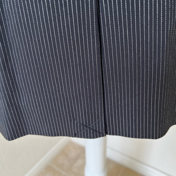 The Torie jacket. Size 2 - Picture 4 of 6